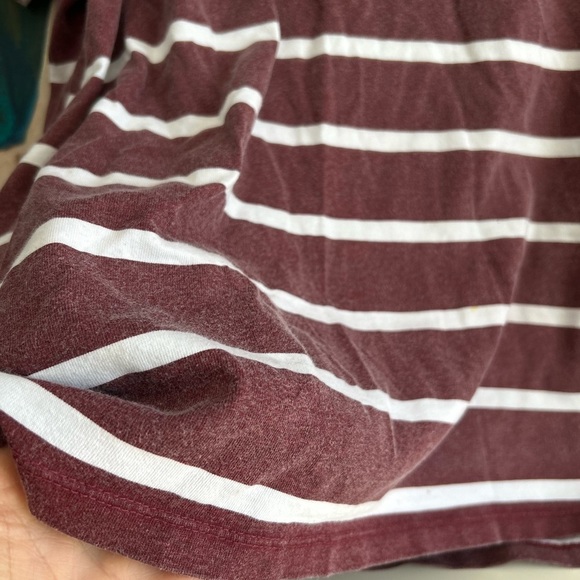 Vintage Guess LA burgundy and white Striped T-shirt - Picture 11 of 16